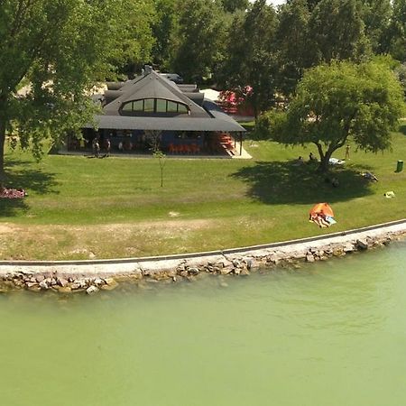 Szines Panorama Apartman Balatonlelle Εξωτερικό φωτογραφία